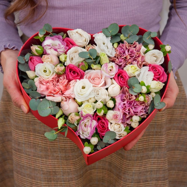 Pink carnation - 5, Bright pink spray rose mix, 50 cm - 5, lisianthus - 4, Heart‑shaped box for arrangements, Oasis, Hypericum, Eucalyptus parvifolia (1 pc.)