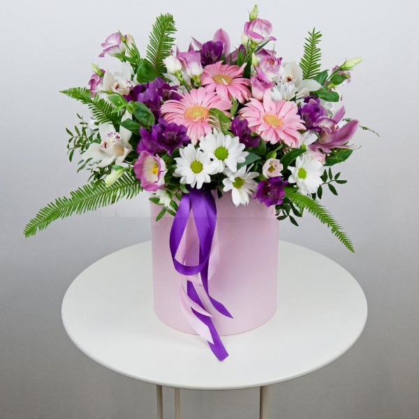 Gerbera pink - 5, White Cymbidium Orchid Bud - 9, Purple Lisianthus (Eustoma) - 6, Alstromeria lilac, purple - 5, Bacardi White Spray Chrysanthemum - 5, Round flower box medium, Oasis, Film, Flask for orchids, Ribbon, Pistachio, Ambrella
