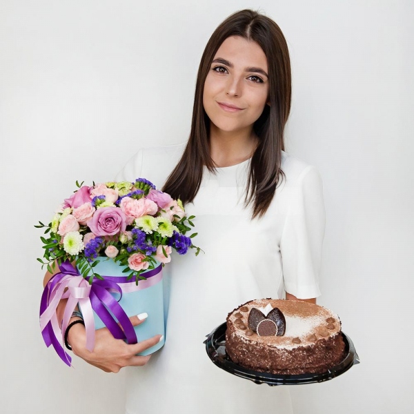 Deep Purple rose - 5, Santini White Spray Chrysanthemum - 5, Pink carnation - 5, Bright pink spray rose mix, 50 cm - 8, Round flower box small , Oasis, Pistachio, Film, Blue Statice, Ribbon, Cake in assortment