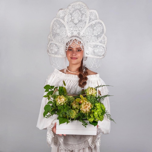 Green Hydrangea - 1, Rose Veggie 50 cm - 7, Green carnation - 10, Green Cymbidium Orchid Bud - 1, Wooden pot, Oasis, Asparagus setaceus (1 pc.), Pistachio, Sedum, Flask for orchids,  Raspberry branch