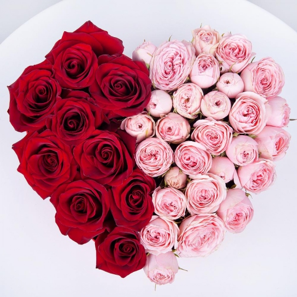 Red rose 50 cm - 12, Peony sprayrose - 6, Heart‑shaped box for arrangements, Oasis