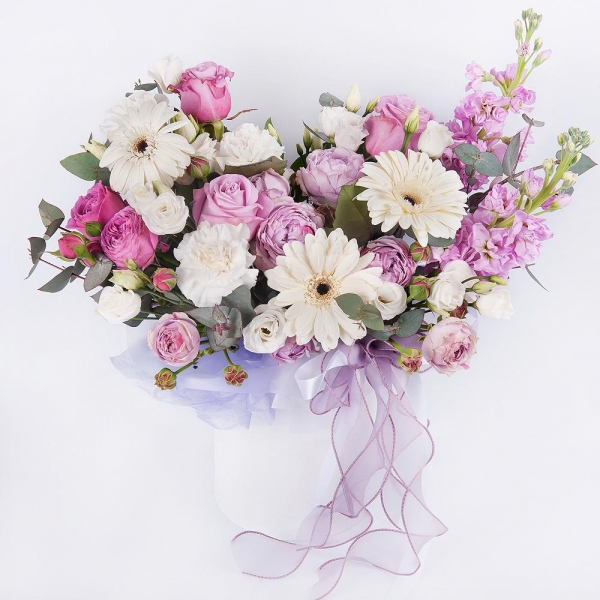 Gerbera white - 3, Pink Matthiola - 2, Spray peony rose Lavander, 50 cm - 4, Pink rose 50 cm - 3, Carnation white, cream - 3, lisianthus - 2, Round flower box small , Oasis, Wrapping Paper, Eucalyptus