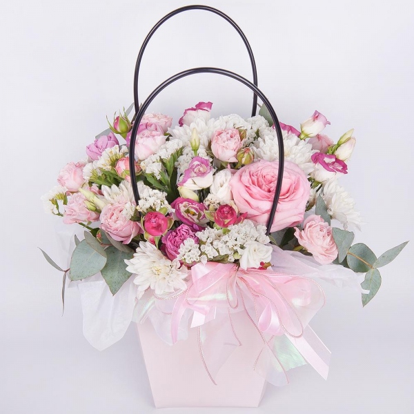 Peony rose pink 'OHara' - 1, Pink Lisianthus (Eustoma) - 1, Bright pink spray rose mix, 50 cm - 4, Baltica White Spray Chrysanthemum - 3, Flower bag, Eucalyptus Cinerea, White statice, Oasis, Ribbon