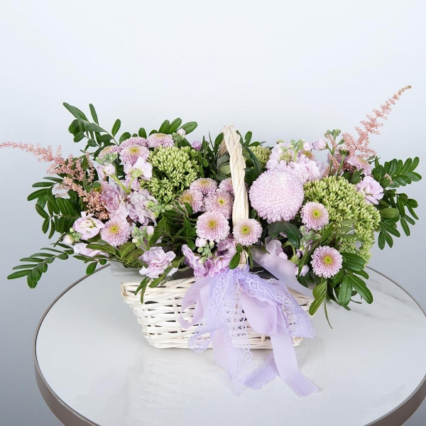 Momoko Chrysanthemum - 1, Spray Chrysanthemum Newton purple - 4, Matthiola Lilac - 2, Small Basket, Oasis, Sedum, Astilbe, Pistachio, Ribbon