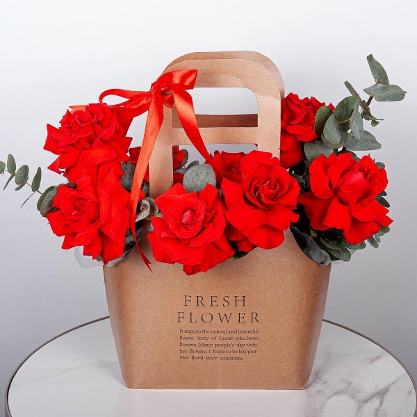 Red rose Nina 50 cm - 9, Flower bag, Oasis, Eucalyptus, Ribbon