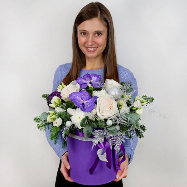 Vanda Orchid bud - 2, lisianthus - 4, Baltica White Spray Chrysanthemum - 1, Peony style roses - 5, Round flower box medium, Oasis, Flask for orchids, Asparagus umbelatus (1 pc.), Hypericum, Eucalyptus Cinerea, Ribbon, Spruce branches (1pc.), Christmas decor (set)