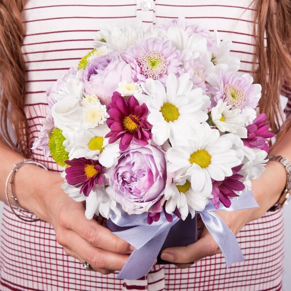 Athos poms Stallion - 1, Bacardi Pink Spray Chrysanthemum - 3, Spray peony rose Lavander, 50 cm - 1, Bacardi White Spray Chrysanthemum - 1, Oasis, Wrapping Paper, Ribbon