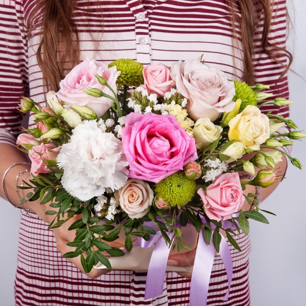 Carnation white, cream - 1, Rose Powder 50 cm Ecuador (Quicksand, Menta) - 1, Spray rose: white, cream, light pink 50 cm - 1, Athos pom Feeling Green - 1, Pink rose 50 cm - 2, lisianthus - 1, Oasis, Wrapping Paper, Pistachio, White statice