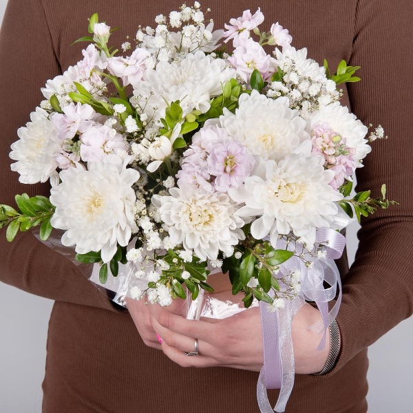Baltica White Spray Chrysanthemum - 1, Gypsophila - 1, Matthiola Lilac - 2, Cardboard pot (cup), Oasis, Pistachio, Wrapping Paper