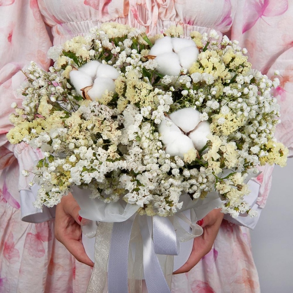 Gypsophila - 2, Round flower box small , Oasis, White statice, Cotton bud, Wrapping Paper
