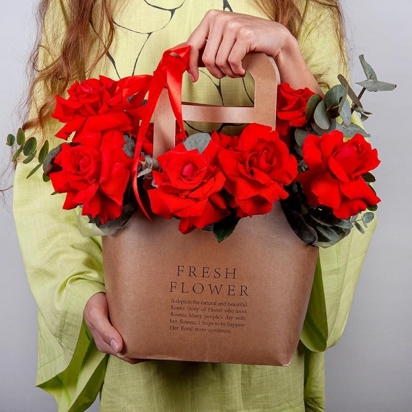 Red rose Nina 50 cm - 9, Flower bag, Oasis, Eucalyptus, Ribbon