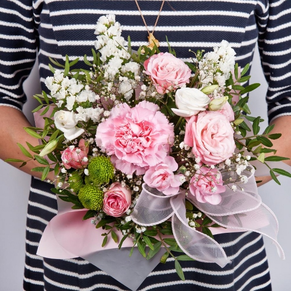 Pink carnation - 1, Gypsophila - 1, Bright pink spray rose mix, 50 cm - 1, Pink spray carnation - 1, Athos pom Feeling Green - 1, White statice, Pistachio, Oasis, Wrapping Paper
