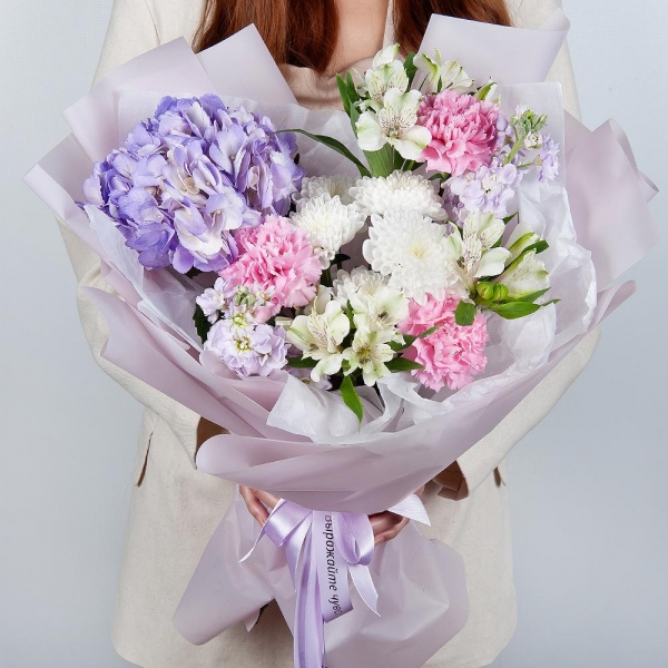 Blue/purple hydrangea - 1, Baltica White Spray Chrysanthemum - 1, Pink carnation - 7, Alstromeria white, soft pink - 5, Matthiola Lilac - 2, Wrapping Paper
