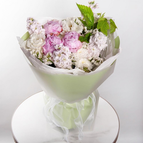 Peony pink - 3, Baltica White Spray Chrysanthemum - 5, Matthiola Lilac - 4, lisianthus - 2, White statice, Wrapping Paper,  Raspberry branch
