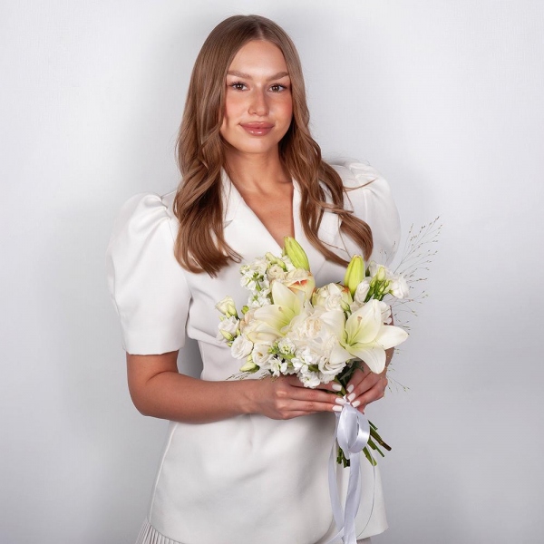 Lilies - 1, Peony style roses - 7, Peony white - 1, lisianthus - 5, White Matthiola - 3, Ribbon, Panicum