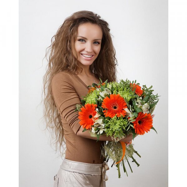 Gerbera daisies - 5, Yellow chrysanthemum  single-headed Anastasia - 4, Alstromeria white, soft pink - 3, Ruscus, Pistachio, Sisal, Ribbon