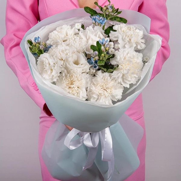 Carnation white, cream - 7, lisianthus - 2, Baltica White Spray Chrysanthemum - 2, Oksipetalum, Wrapping Paper