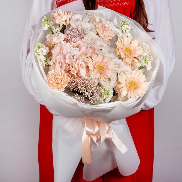 Pink Hydrangea - 1, Spray rose: white, cream, light pink 50 cm - 2, White Matthiola - 5, Cream gerbera - 5, Baltica White Spray Chrysanthemum - 2, Carnation white, cream - 5, Ozotamnus, Wrapping Paper
