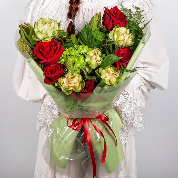 Red rose 50 cm - 10, Rose Veggie 50 cm - 9, Green Hydrangea - 1, Leukodendron, Asparagus setaceus (1 pc.),  Raspberry branch, Panicum, Wrapping Paper