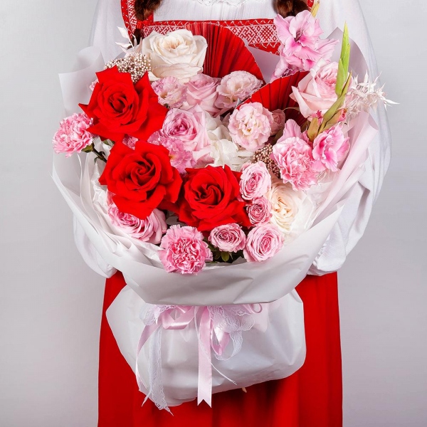 Pink Gladiolus - 2, Peony rose pink 'OHara' - 6, Red rose Nina 50 cm - 7,  White Hydrangea - 1, Pink Lisianthus (Eustoma) - 2, Bright pink spray rose mix, 50 cm - 2, Pink carnation - 11, Ozotamnus, Dried flowers decor, Wrapping Paper