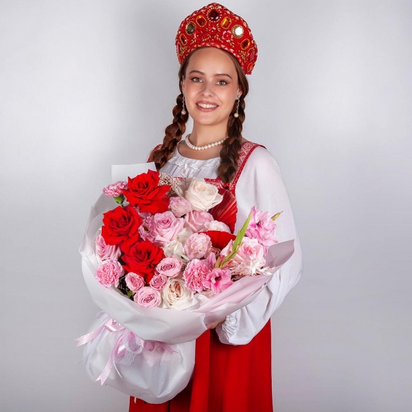 Pink Gladiolus - 2, Peony rose pink 'OHara' - 6, Red rose Nina 50 cm - 7,  White Hydrangea - 1, Pink Lisianthus (Eustoma) - 2, Bright pink spray rose mix, 50 cm - 2, Pink carnation - 11, Ozotamnus, Dried flowers decor, Wrapping Paper