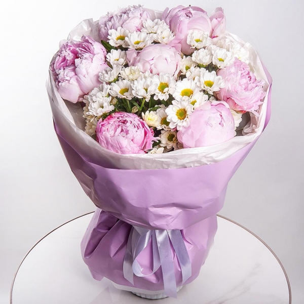 Peony pink - 7, Santini White Spray Chrysanthemum - 10, Wrapping Paper