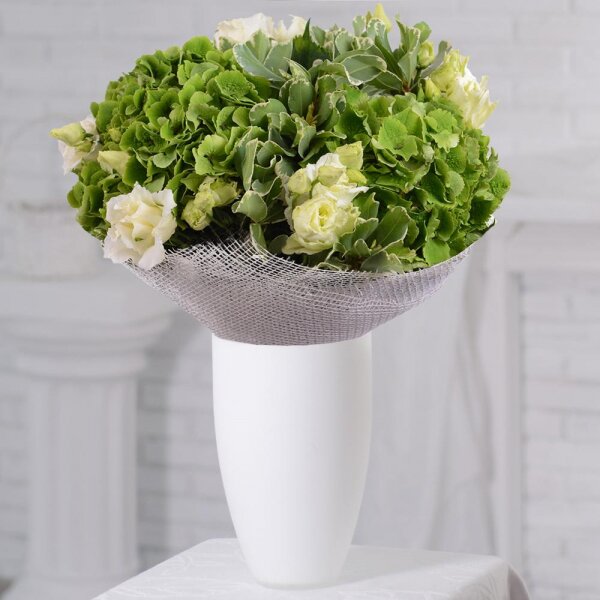 Green Hydrangea - 2, lisianthus - 5, Pittosporum, Jute 1 meter, Ribbon