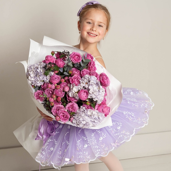 Blue/purple hydrangea - 3, Spray peony rose Misty Bubbles, 50 cm - 13, Viburnum, Eucalyptus Cinerea, Wrapping Paper