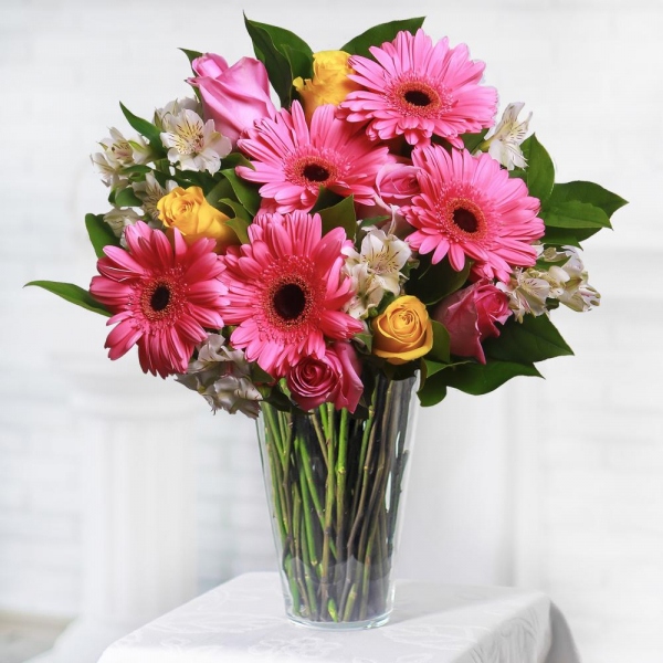 Pink rose 50 cm - 4, Yellow rose 50 cm - 3, Gerbera pink - 5, Alstromeria white, soft pink - 5, Salal, Sisal, Ribbon