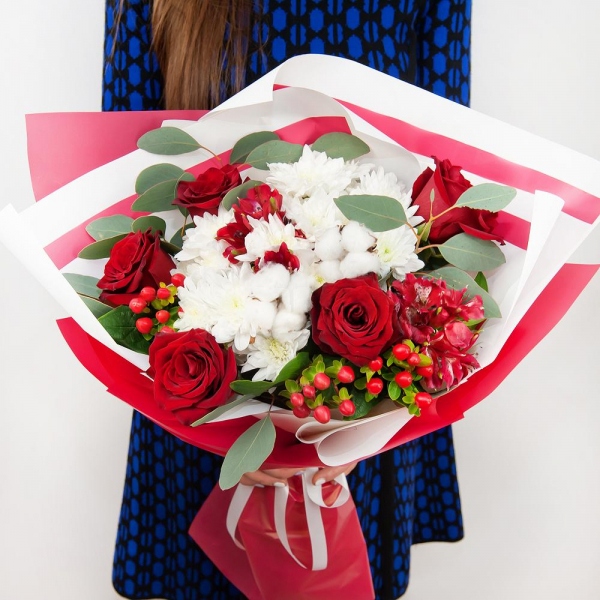Red rose 50 cm - 5, Baltica White Spray Chrysanthemum - 2, Alstromeria Red, Bright Pink - 2, Hypericum, Cotton bud, Eucalyptus populus (1 pc.), Wrapping Paper, Ribbon