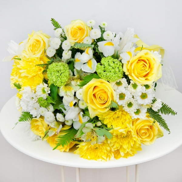 White iris - 9, Alstromeria Yellow, Orange - 3, Yellow rose 50 cm - 9, Baltica Yellow Spray Chrysanthemum - 2, Santini White Spray Chrysanthemum - 7, Baltica White Spray Chrysanthemum - 2, Ambrella, Viburnum, Ribbon