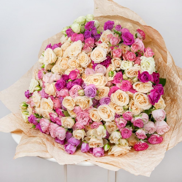Spray rose 50 cm (multiple small blooms on a stem) - 40, Peony sprayrose - 35, Ribbon, Paper luxury