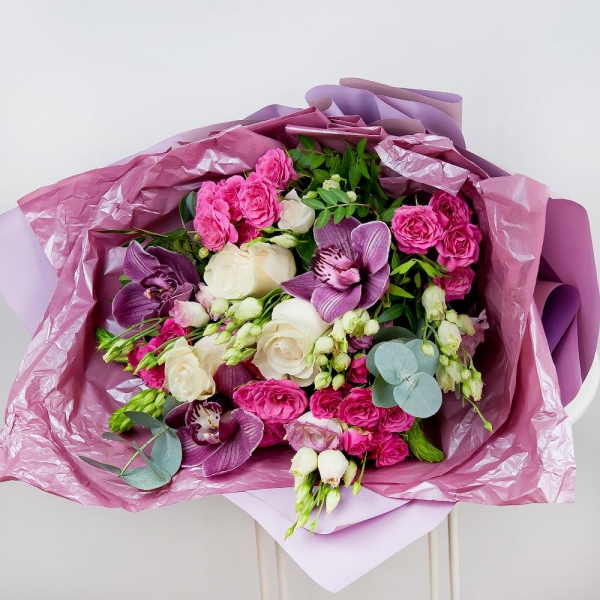White rose 50 cm - 4, Pink Cymbidium Orchid Bud - 4, Bright pink spray rose mix, 50 cm - 3, lisianthus - 4, Spray rose: white, cream, light pink 50 cm - 1, Eucalyptus Cinerea, Pistachio, Flask for orchids, Wrapping Paper
