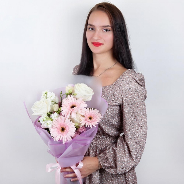 Gerbera pink - 3, White rose 50 cm - 3, lisianthus - 2, White Matthiola - 2, Wrapping Paper