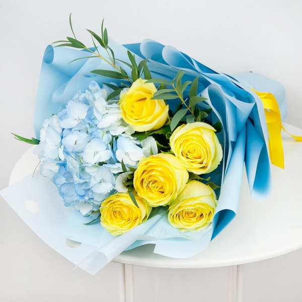 Blue/purple hydrangea - 1, Yellow rose 50 cm - 9, Eucalyptus, Wrapping Paper