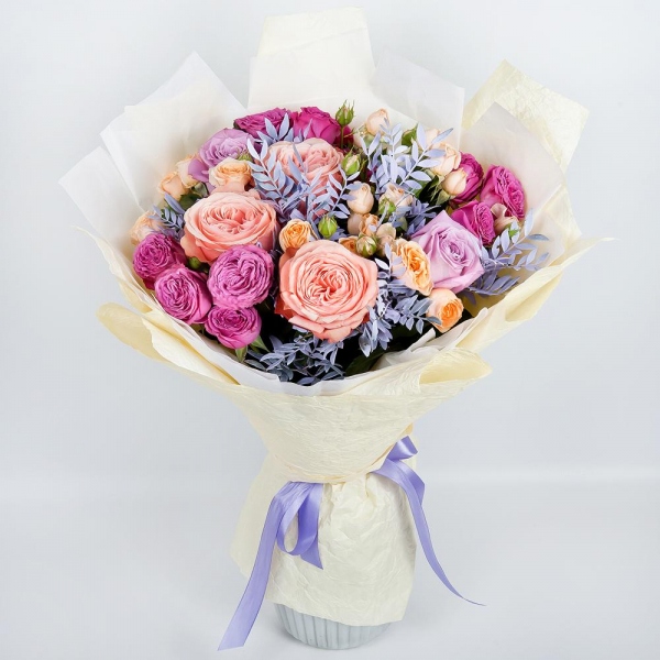 Peony rose Kahala 50 cm - 5, Pink rose 50 cm - 4, Bright pink spray rose mix, 50 cm - 8, Wrapping Paper, Pistachio