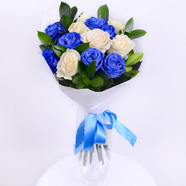 Rose blue - 12, White rose 50 cm Ecuador - 9, Ruscus, Wrapping Paper