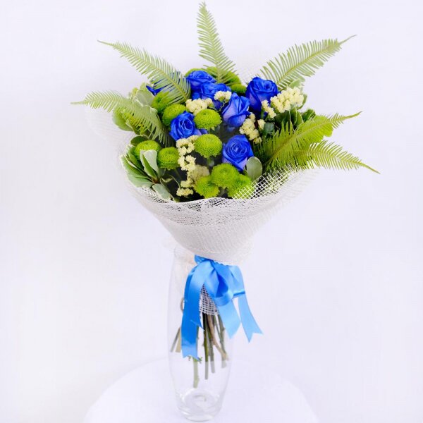 Rose blue - 13, Athos pom Feeling Green - 5, Pittosporum, Yellow Statice, Ambrella, Jute 1 meter, Ribbon