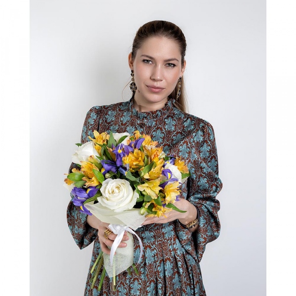 White rose 50 cm - 9, Alstromeria Yellow, Orange - 8, Irises - 11, Felt, Ribbon