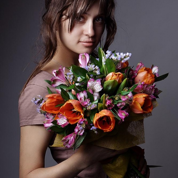 Orange tulip - 15, Alstromeria lilac, purple - 8, Blue Statice, Felt, Ribbon