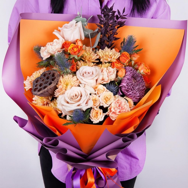 Rose Powder 50 cm Ecuador (Quicksand, Menta) - 3, Baltica Yellow Spray Chrysanthemum - 3, Spray rose: white, cream, light pink 50 cm - 2, Orange carnation - 3, Chrysanthemum Bigoudi purple - 2, Spray rose: yellow, orange 50 cm - 2, Eryngium, Dried flowers decor, Eucalyptus Cinerea, Wrapping Paper
