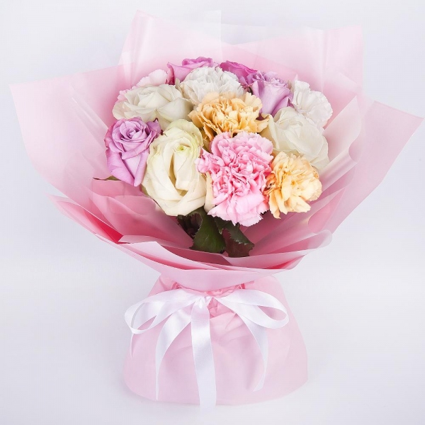 White rose 50 cm - 3, Pink rose 50 cm - 4, Yellow carnation - 2, Carnation white, cream - 2, Pink carnation - 2, Wrapping Paper, Ribbon