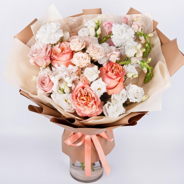 Rose Powder 50 cm Ecuador (Quicksand, Menta) - 2, Peony rose Kahala 50 cm - 3, Spray rose: white, cream, light pink 50 cm - 3, Carnation white, cream - 3, Alstromeria white, soft pink - 2, lisianthus - 3, Ornithogalum, Wrapping Paper
