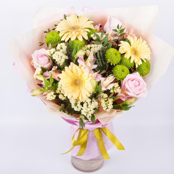 Gerbera yellow - 3, Pink rose 50 cm - 3, Alstromeria white, soft pink - 3, Athos pom Feeling Green - 2, Yellow Statice, Pistachio, Wrapping Paper