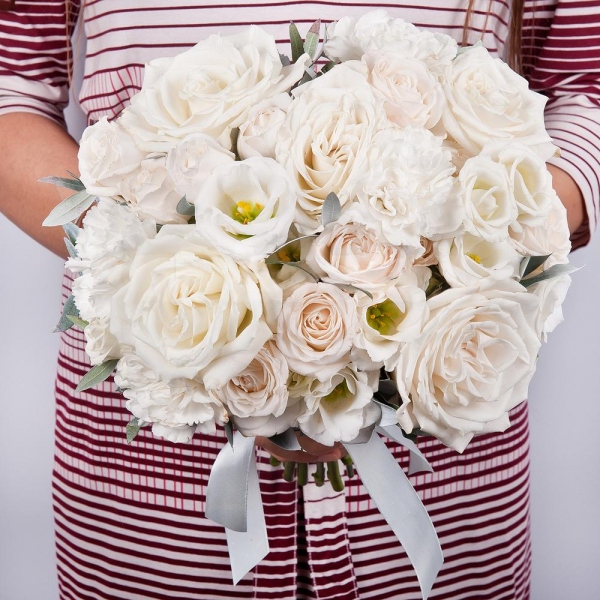 White rose 50 cm Ecuador - 7, Spray rose: white, cream, light pink 50 cm - 5, Carnation white, cream - 7, lisianthus - 3, Ruscus, Pistachio, Ribbon