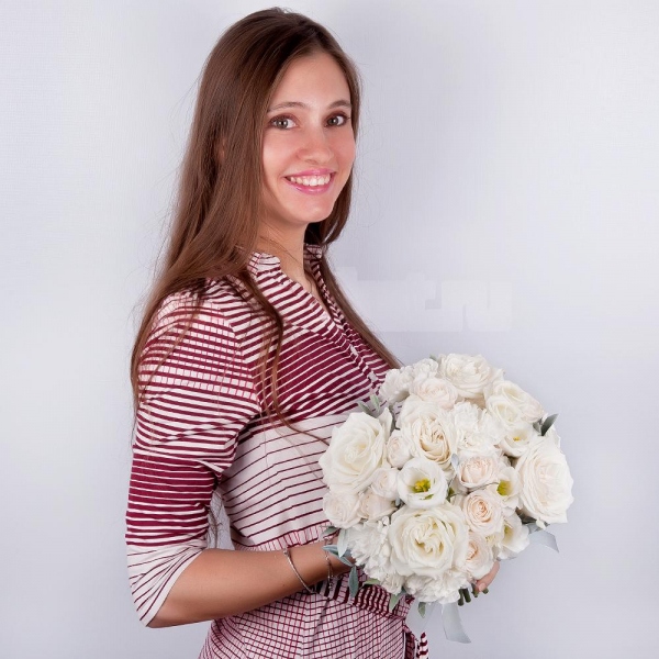 White rose 50 cm Ecuador - 7, Spray rose: white, cream, light pink 50 cm - 5, Carnation white, cream - 7, lisianthus - 3, Ruscus, Pistachio, Ribbon