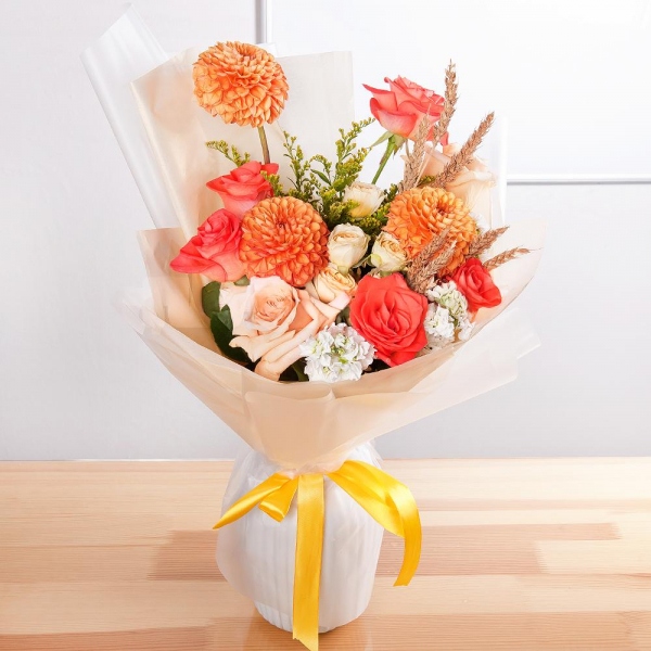 Orange Dahlia - 4, Pink rose 50 cm - 7, White Matthiola - 5, Rose Cream 50 cm - 5, Spray rose: white, cream, light pink 50 cm - 1, Solidago (1 pc.), Dried flowers in assortment, Wrapping Paper, Topper (for flowers)