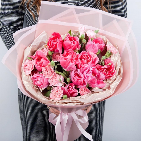 Pink tulip - 15, Pink spray carnation - 7, Wrapping Paper