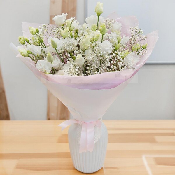 lisianthus - 9, Gypsophila - 2, Wrapping Paper