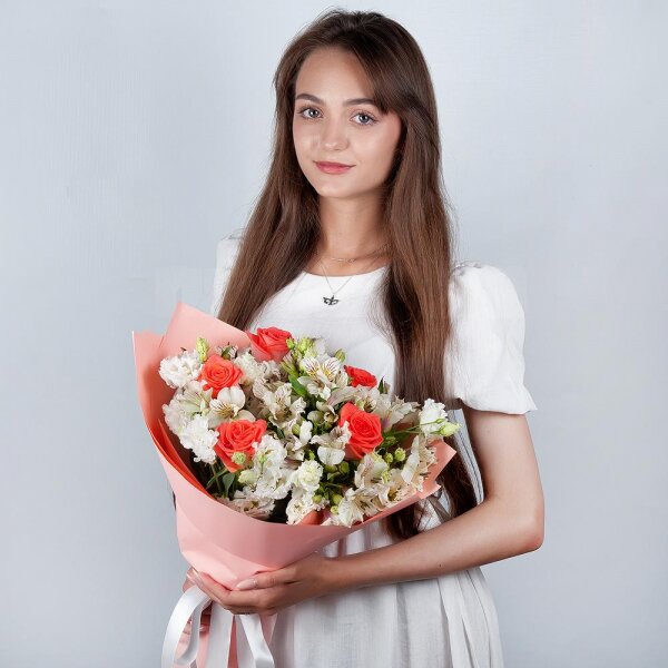 Pink rose 50 cm - 5, Alstromeria white, soft pink - 7, lisianthus - 3, Wrapping Paper